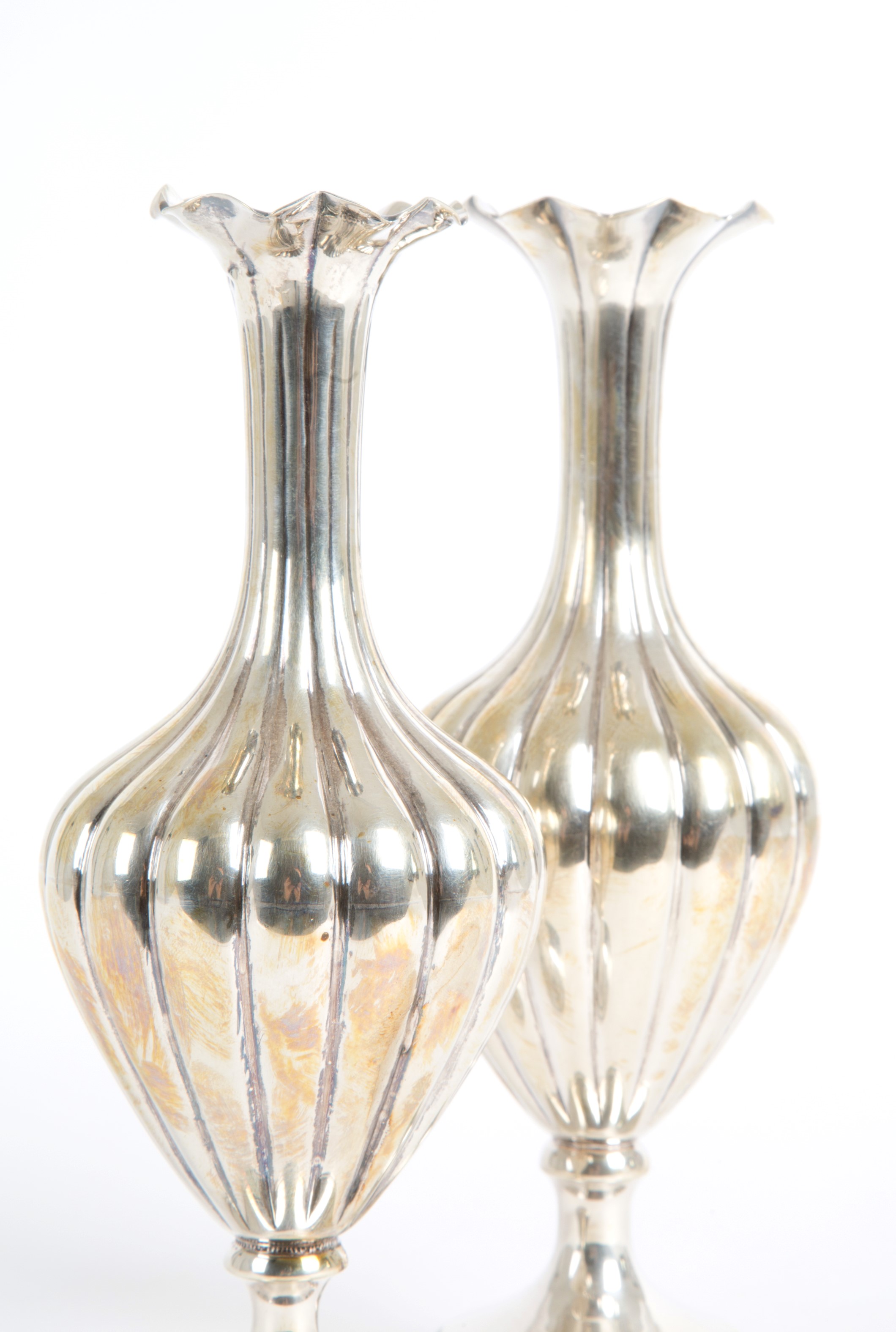 Due vasetti in argento