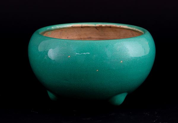 Green glazed bowl