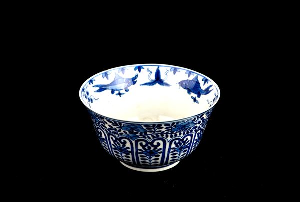 Bowl with floral motifs