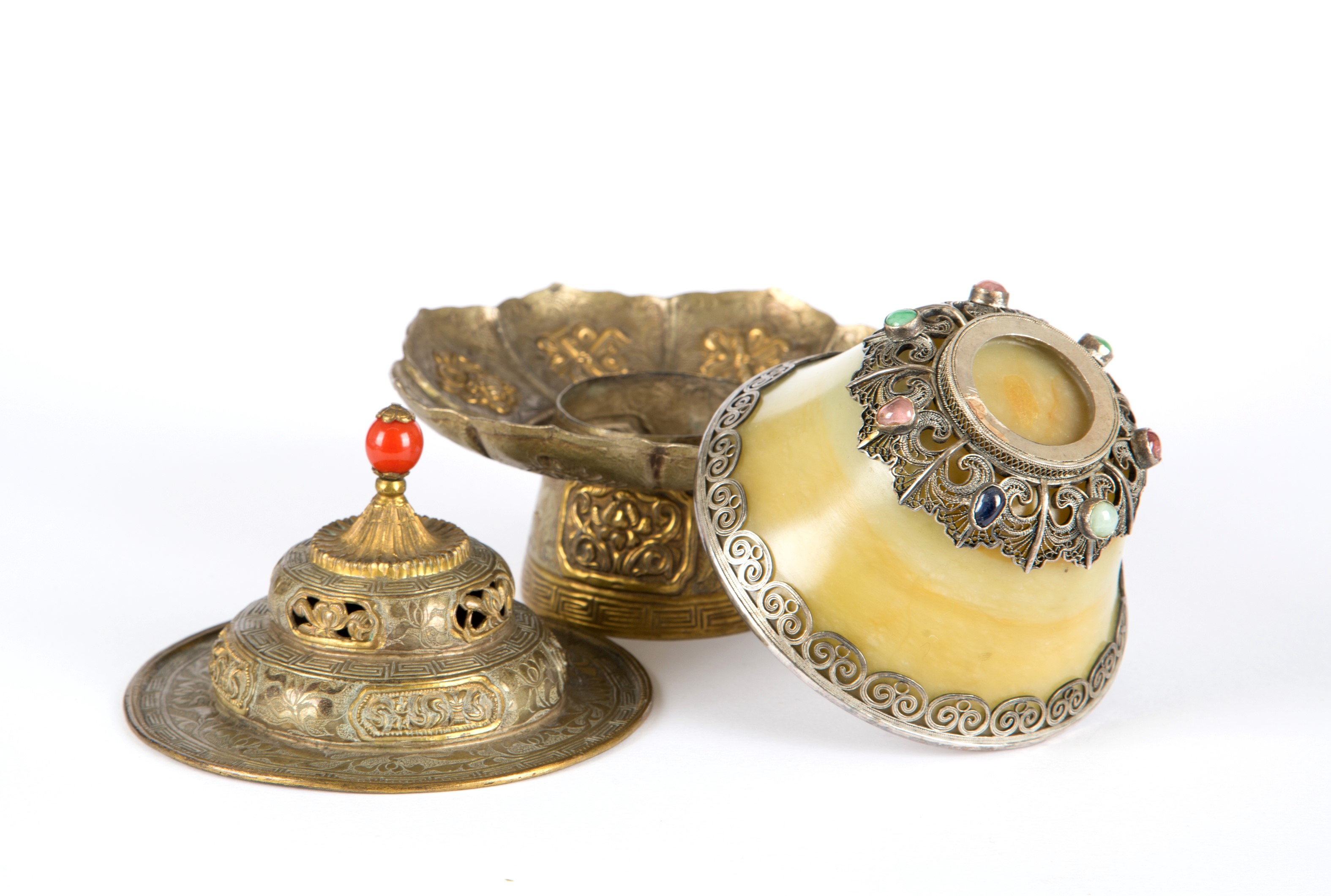 Bruciaprofumo in argento sbalzato