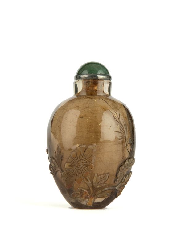 Snuff bottle in giada