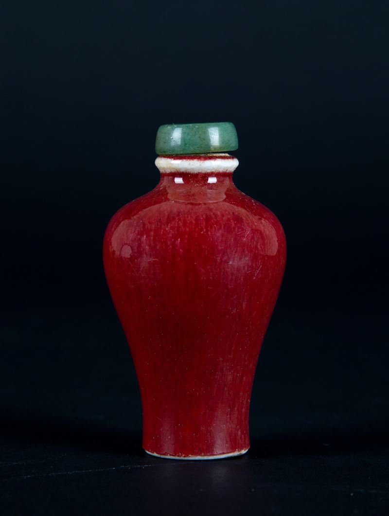Snuff bottle in porcellana