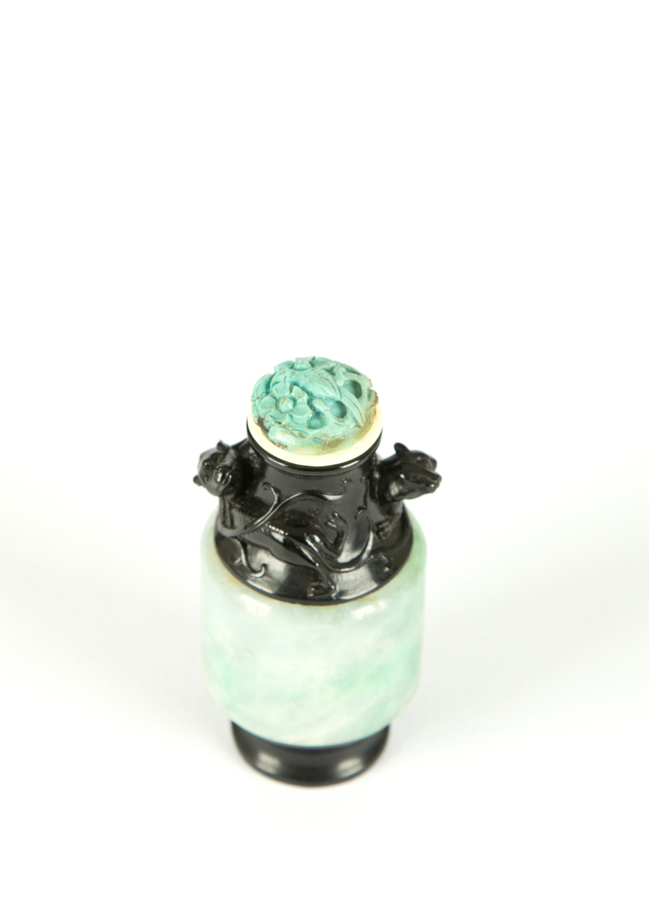 Snuff bottle in giada verde