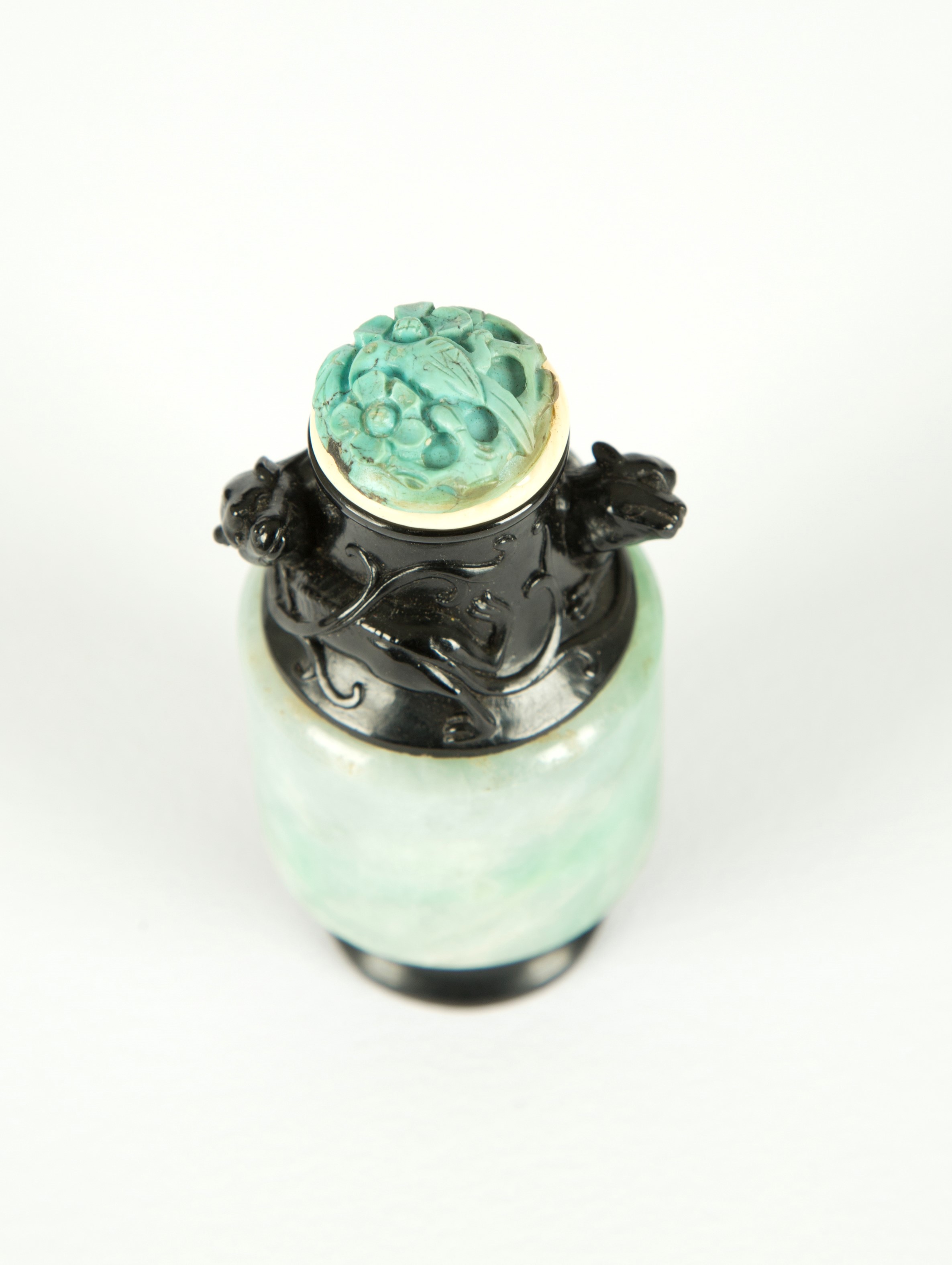 Snuff bottle in giada verde
