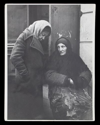 “sharing Sorrow, Varsavia o Lodz”