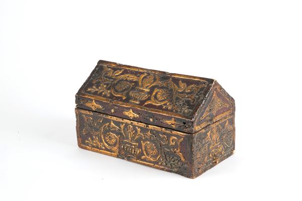 Casket with floral motifs