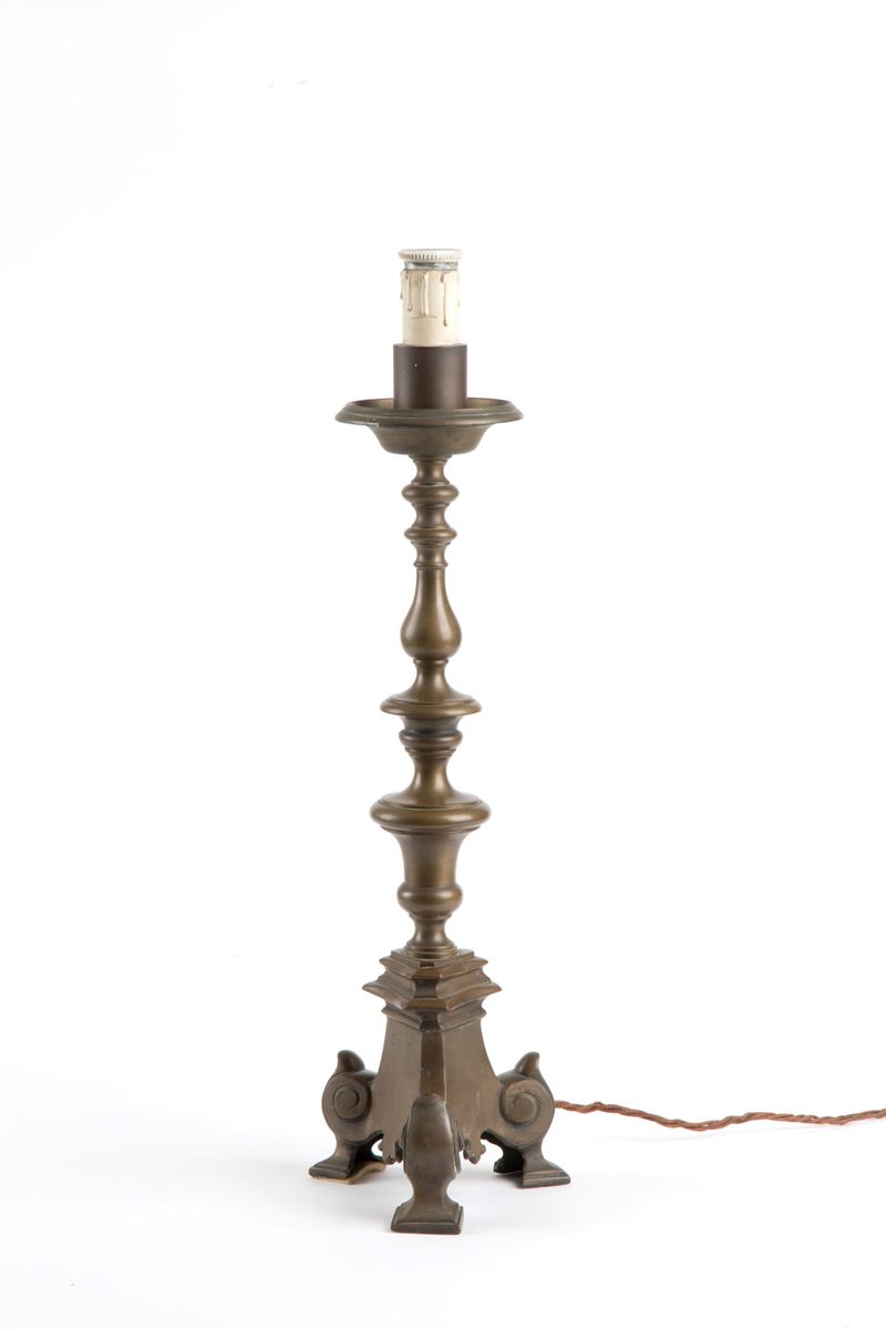 Candeliere in bronzo