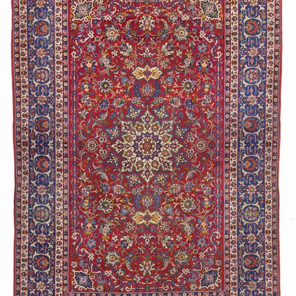 Isfahan carpet signed Iran - Tavakoli - Isfahan. Persia