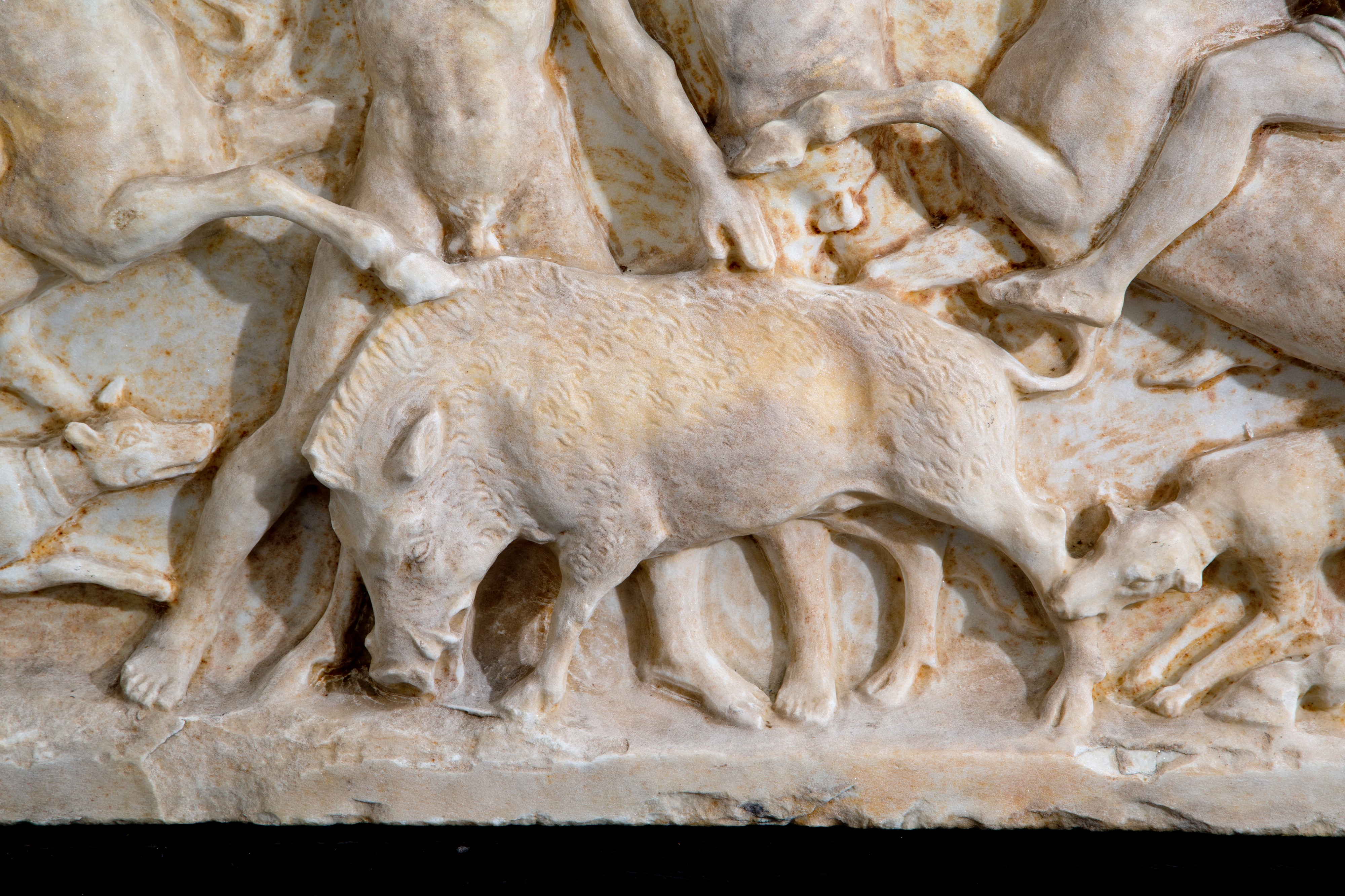 Altorilievo in Marmo "caccia al Cinghiale"