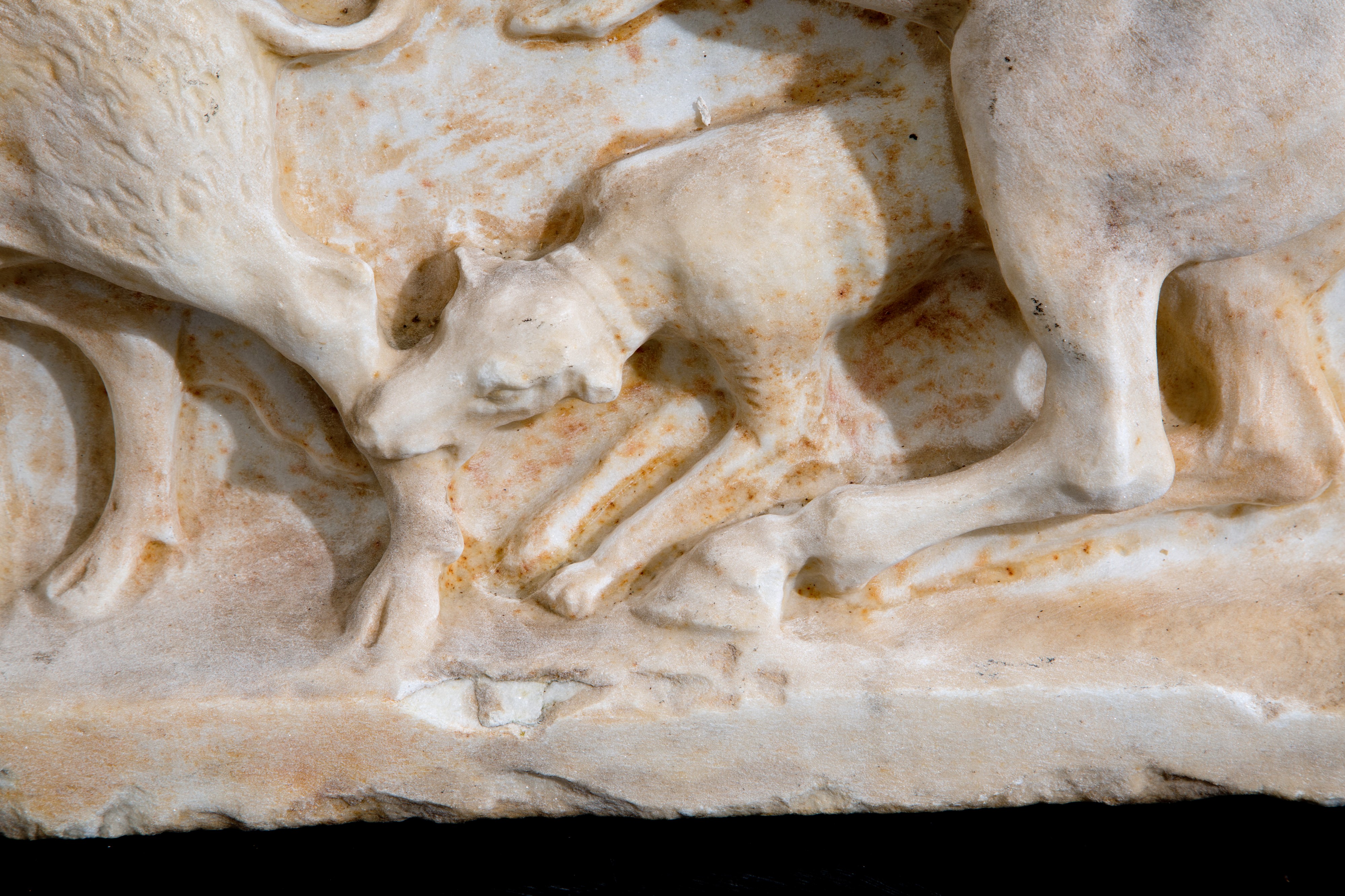 Altorilievo in Marmo "caccia al Cinghiale"