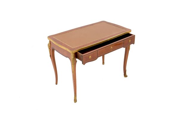 Piccola scrivania in bois de rose - Asta MILANO DECOR - Antiques, Fine Art,  Carpets, Photographs & Design Auction (n. 92) - Viscontea Casa d'Aste