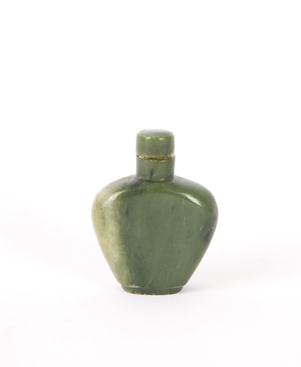 Snuff bottle