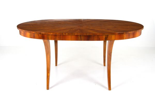 Elegant oval table
