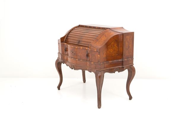 Roller desk