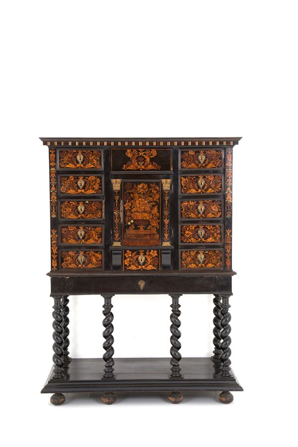 LEONARDO VAN DER VINNE - Inlaid coin cabinet