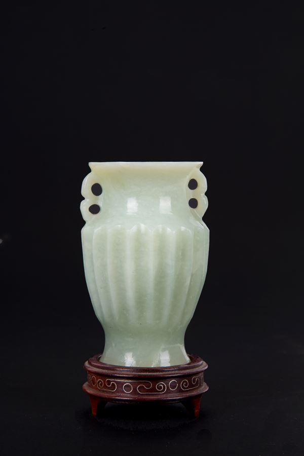 Jade jar