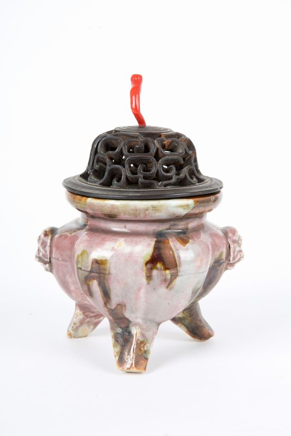 Porcelain incense burner