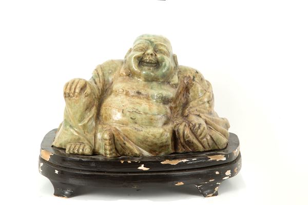 Scultura in giadeite "BUDDHA SEDUTO"