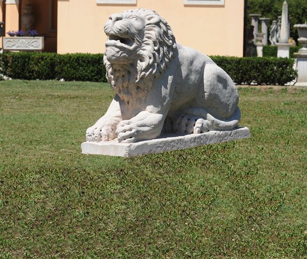 Sculpture "LION"