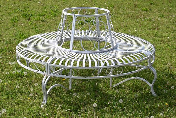 Circular bench  - Auction MILANO DECOR - Antiques, Fine Art,  Carpets, Photographs & Design Auction (n. 92) - Viscontea Casa d'Aste
