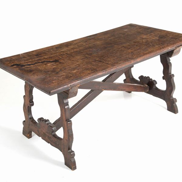 Lyre table