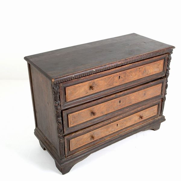 Chest of drawers