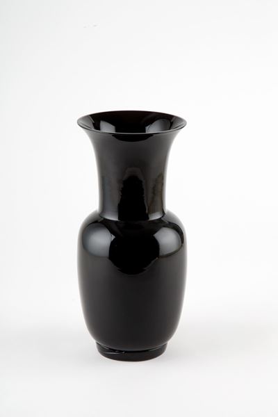 Vaso Opalino Nero. Venini
