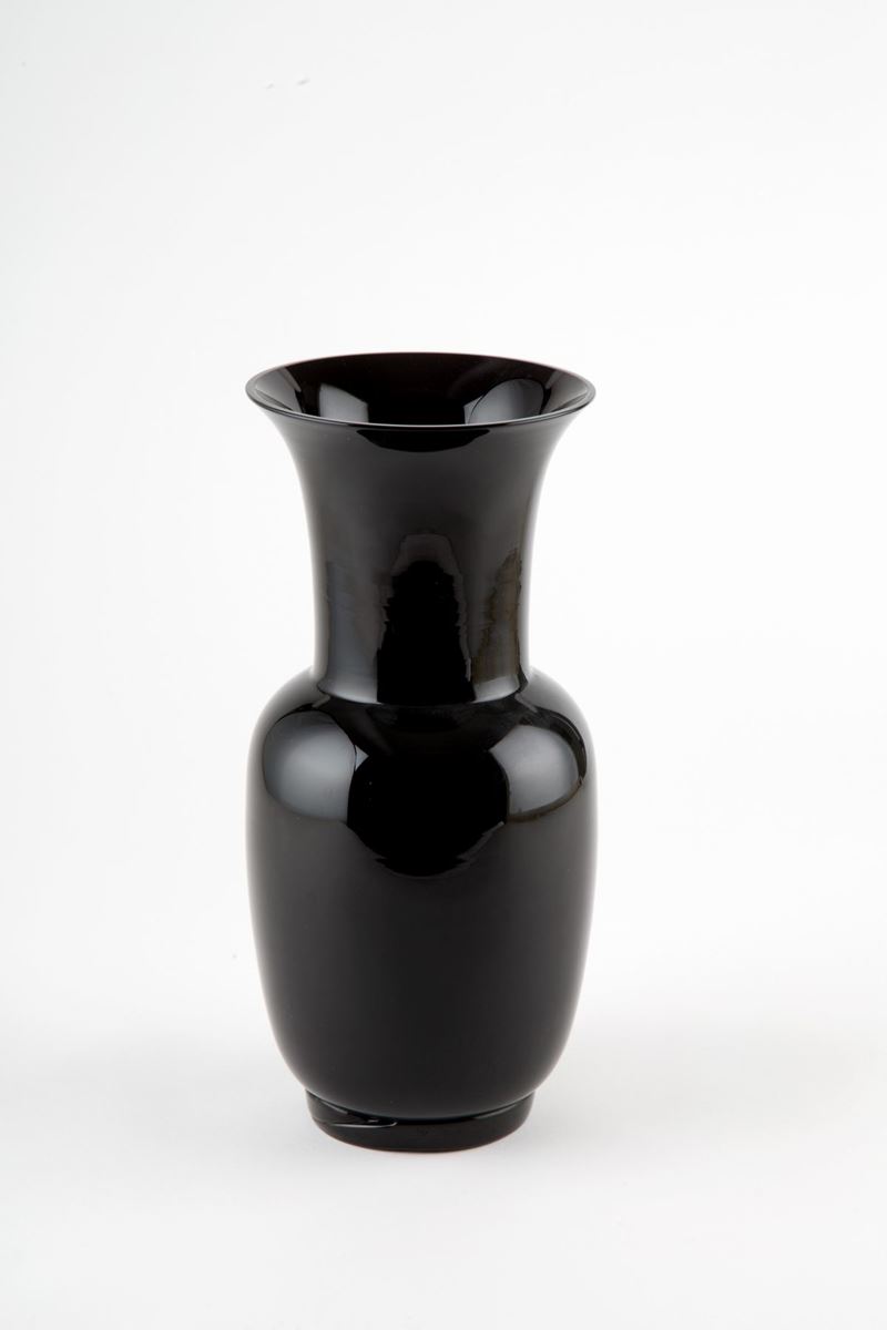 Vaso Opalino Nero. Venini