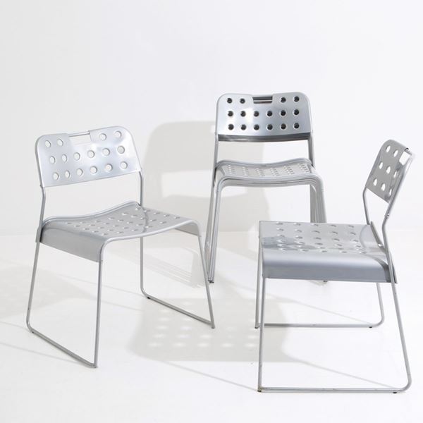 RODNEY KINSMAN - Eight White Omstak chairs
