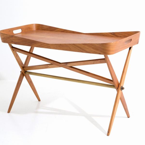 Tray table