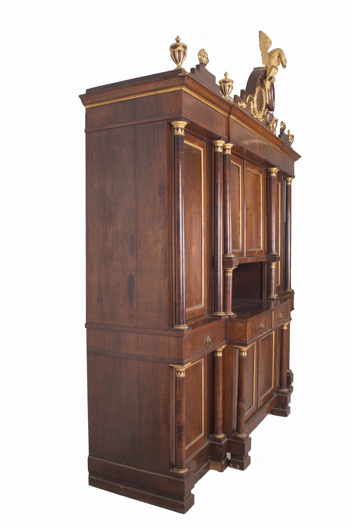 Imponente mobile a doppio corpo