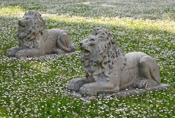 Pair of sculptures "LIONS"