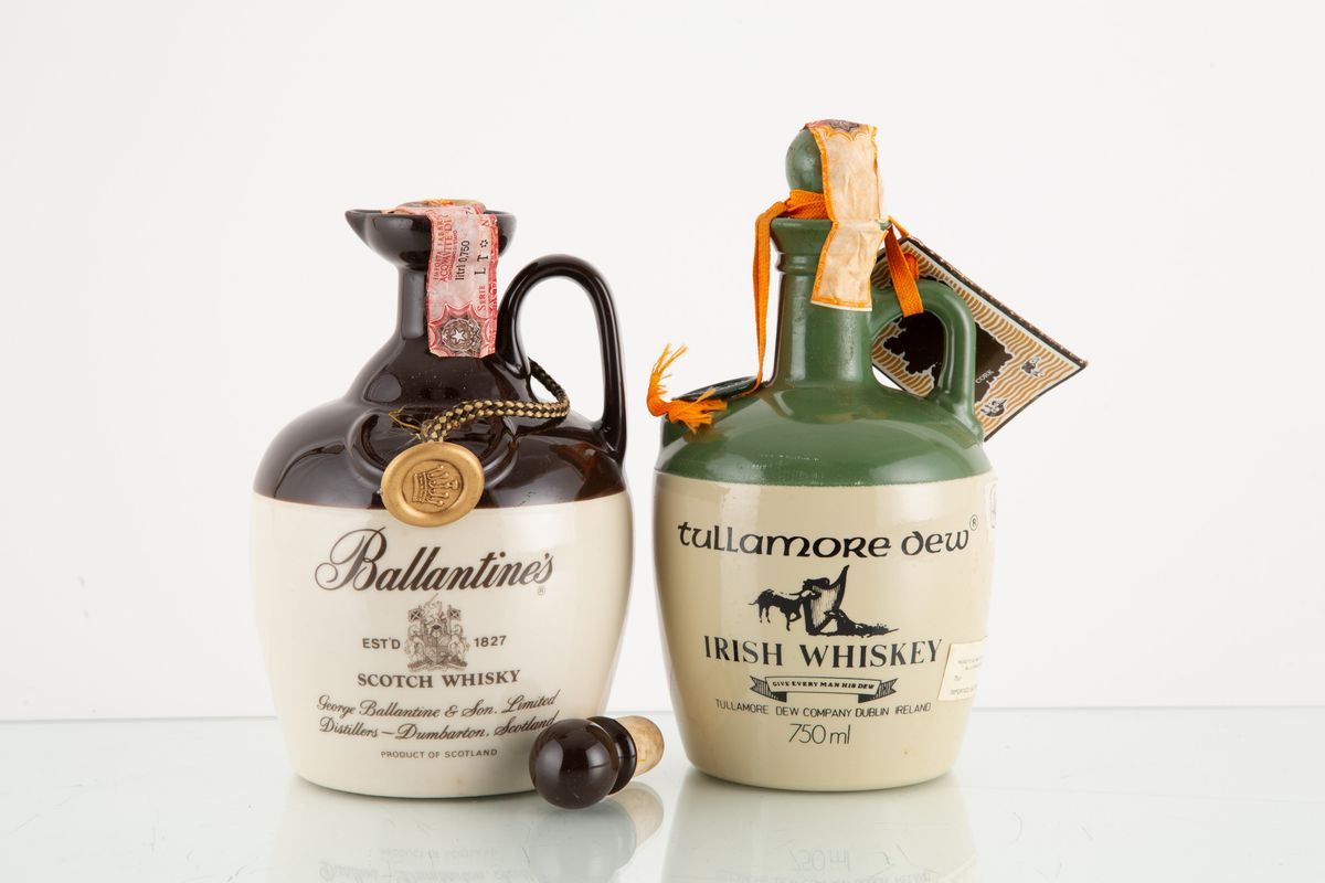 Ballantine’s Scotch Whisky e Tullamore Irish Whiskey (2 Bt). Cofanetto Originale