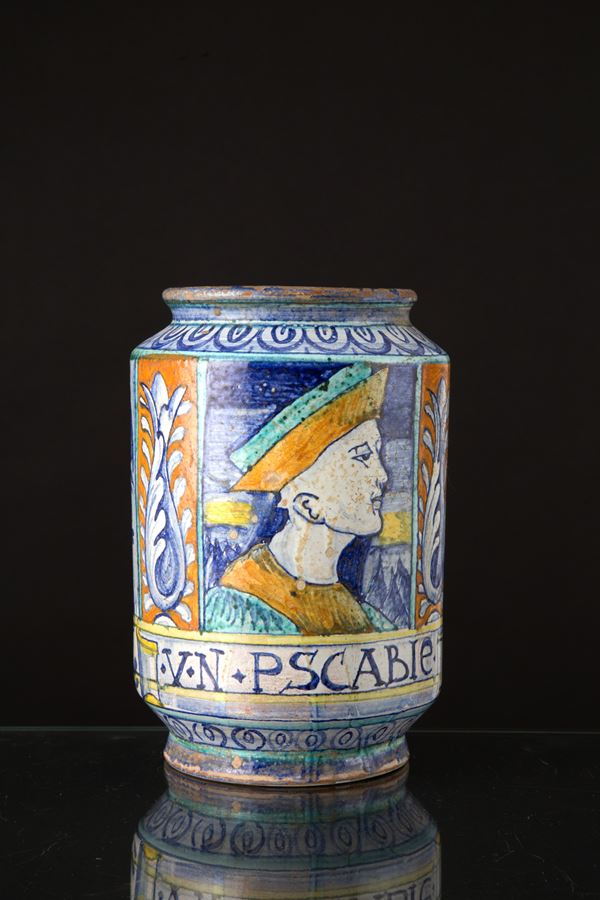 Vaso da farmacia con testa
