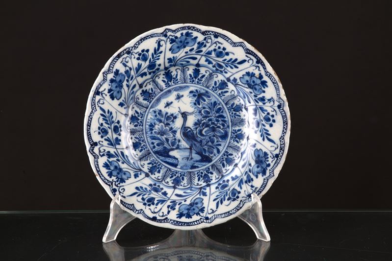 Piatto leggermente polilobato