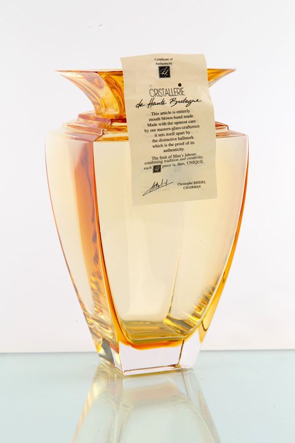 Amber faceted vase. CRISTALLERIE DE HAUTE BRETAGNE