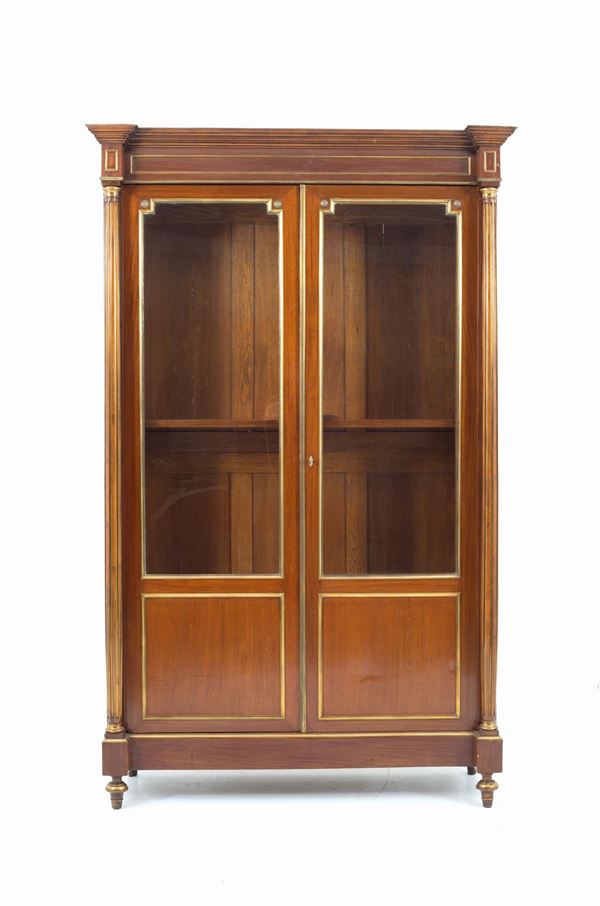 Showcase cabinet