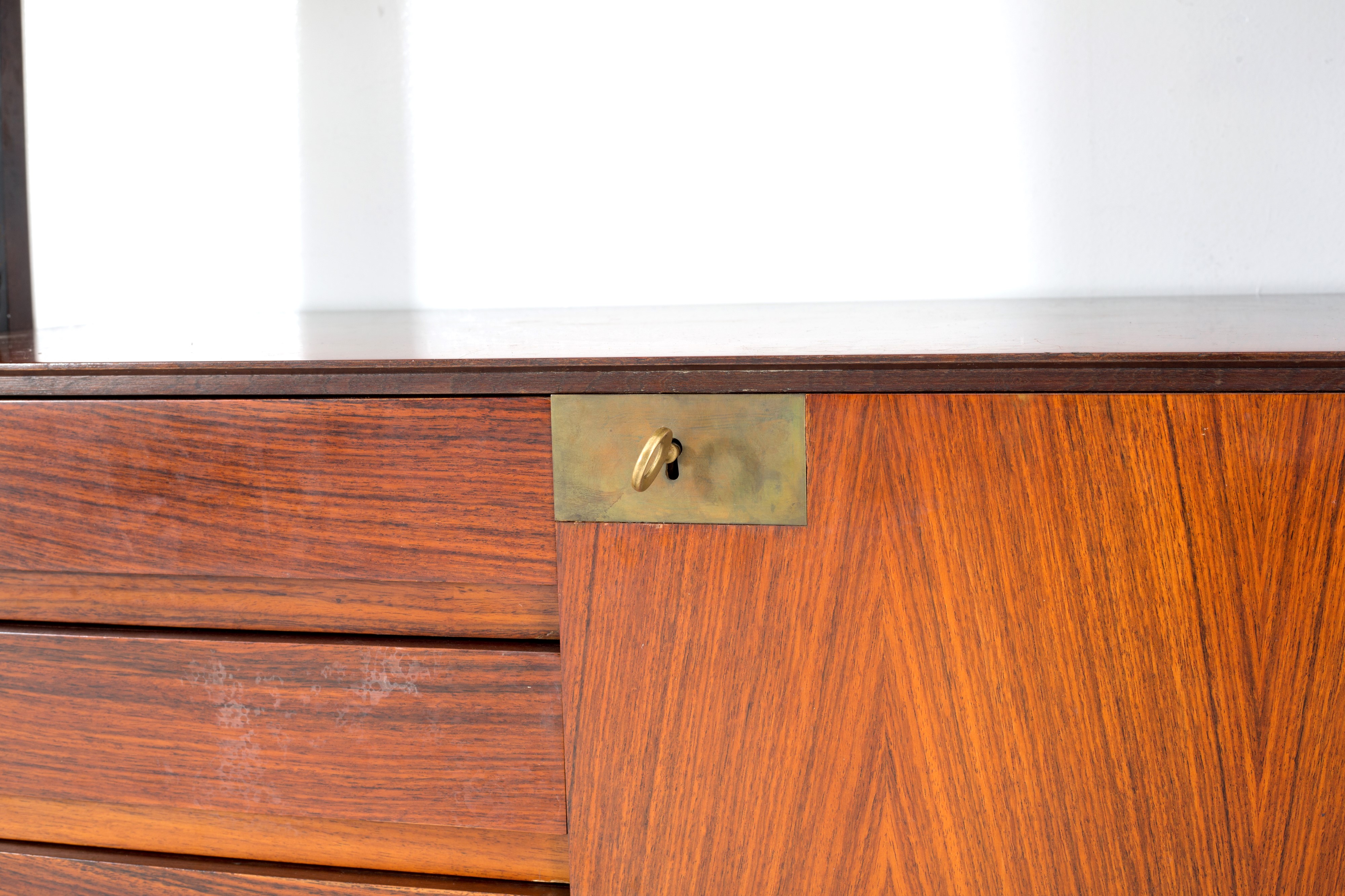 Libreria modulare autoportante