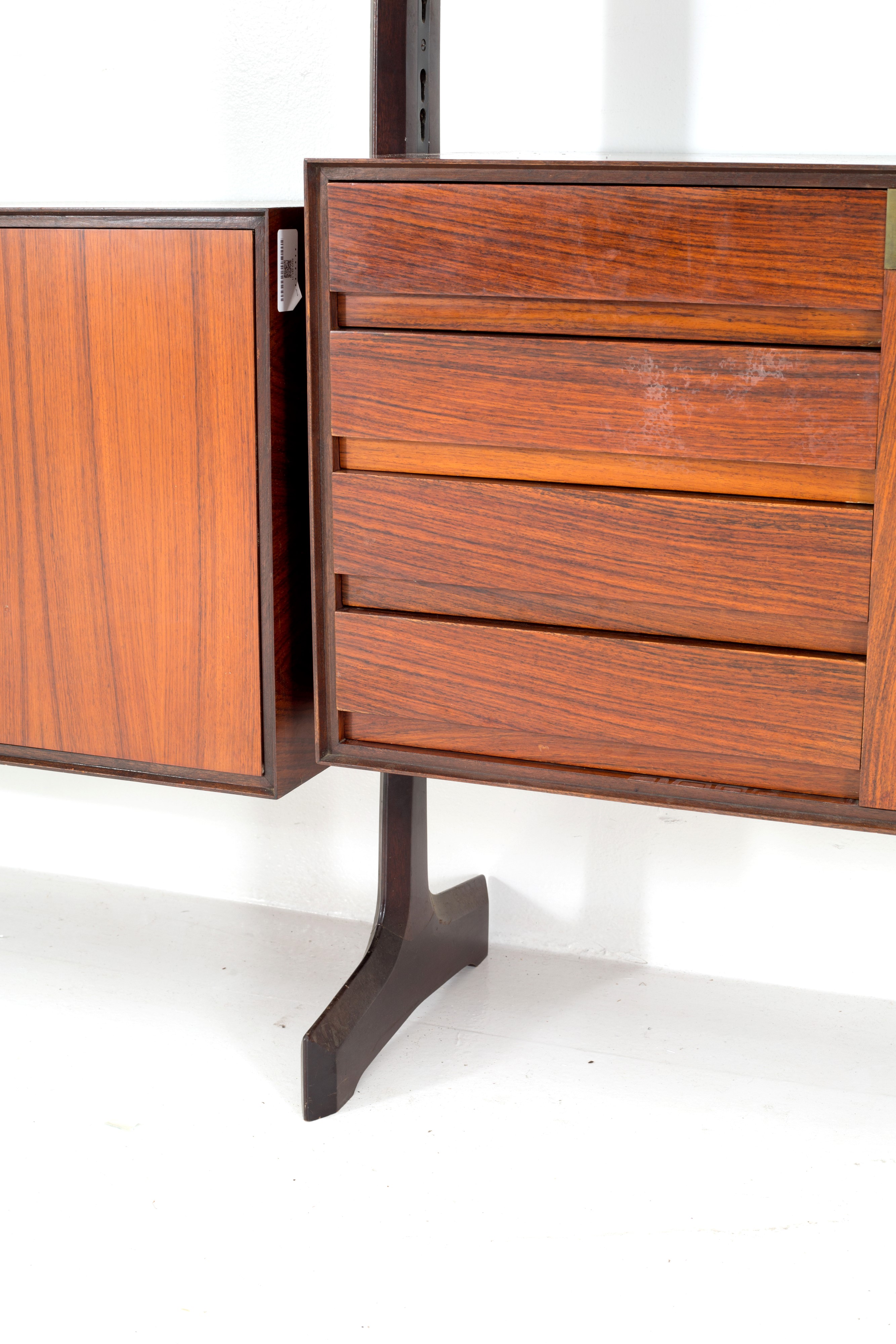 Libreria modulare autoportante