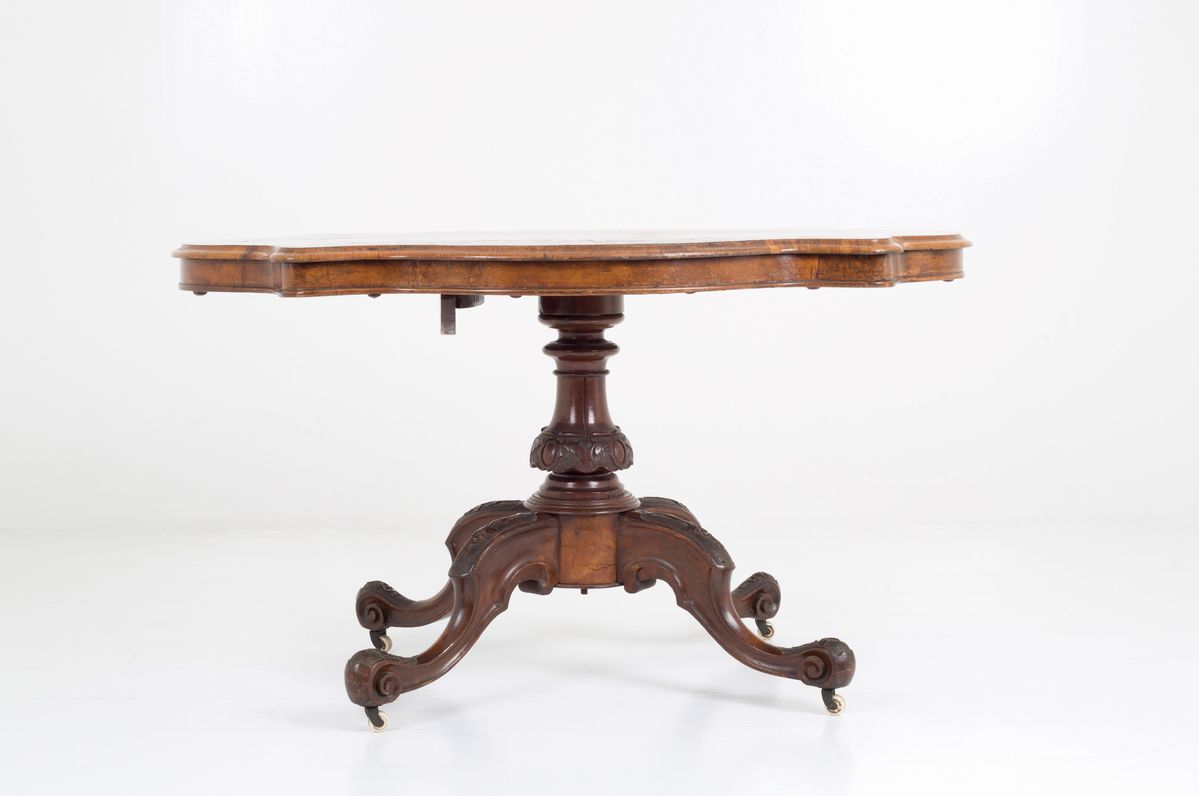 Tavolino a biscotto a vela