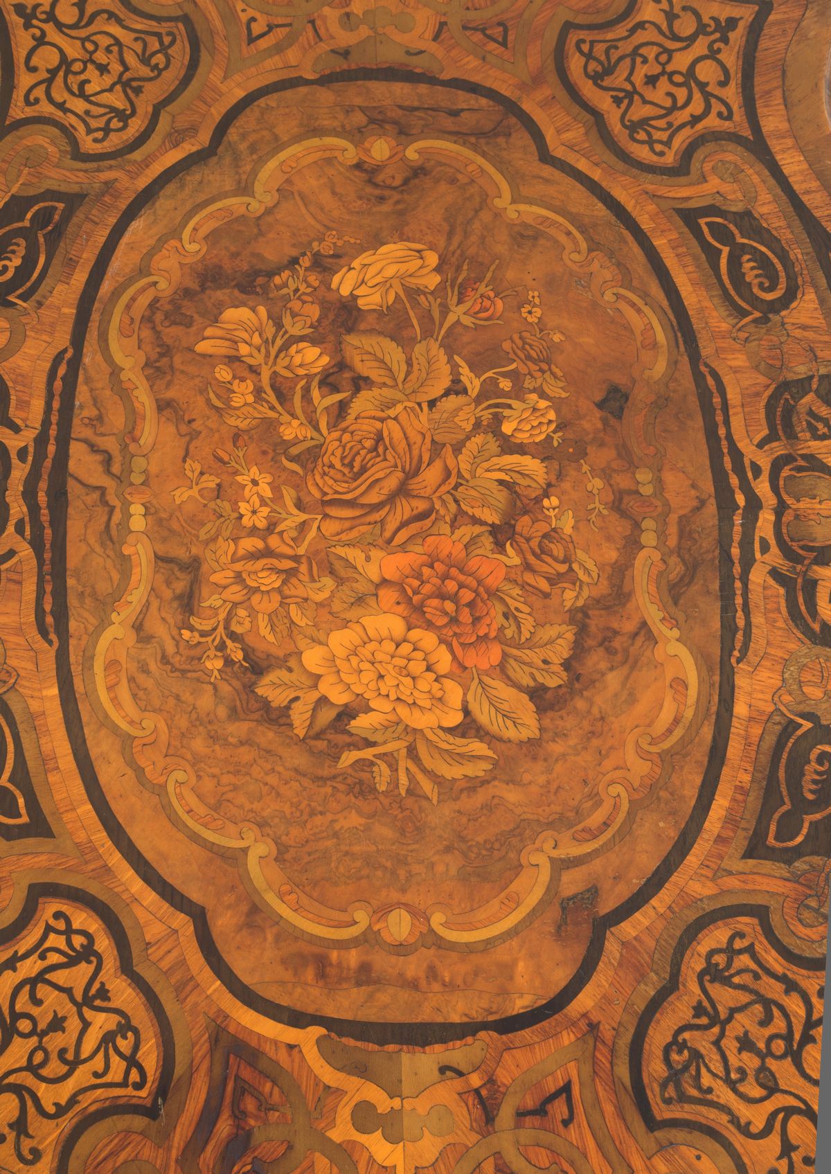 Tavolino a biscotto a vela