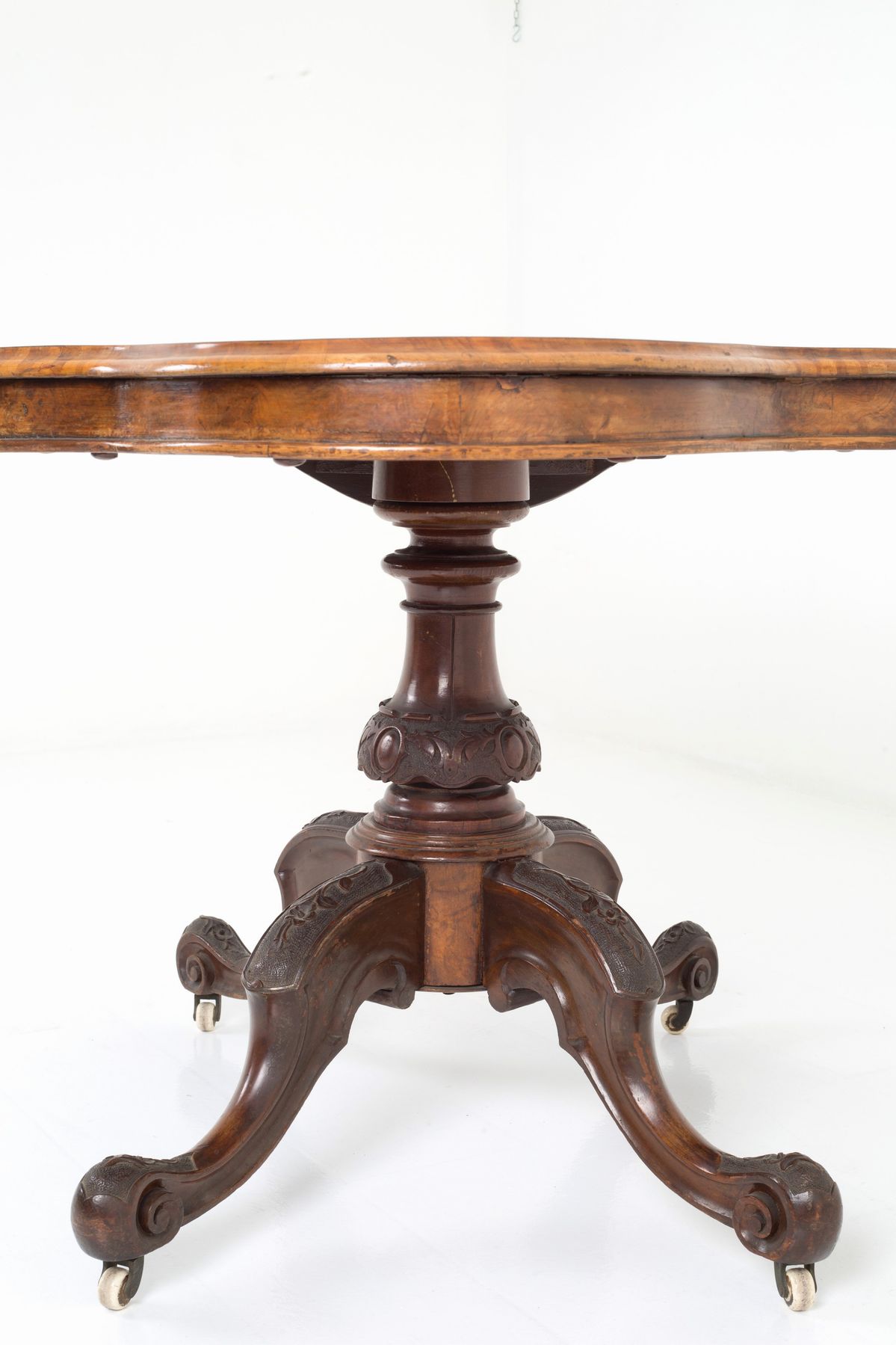 Tavolino a biscotto a vela