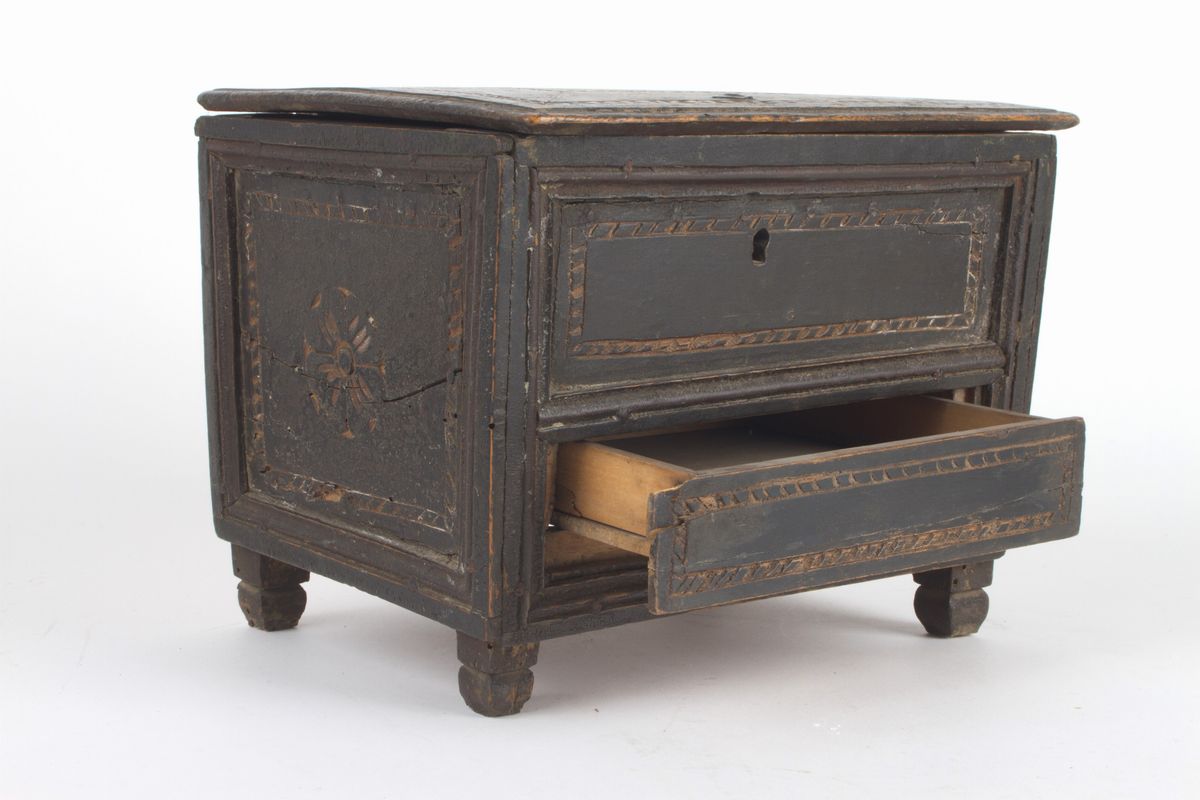 Cofanetto in legno tinto