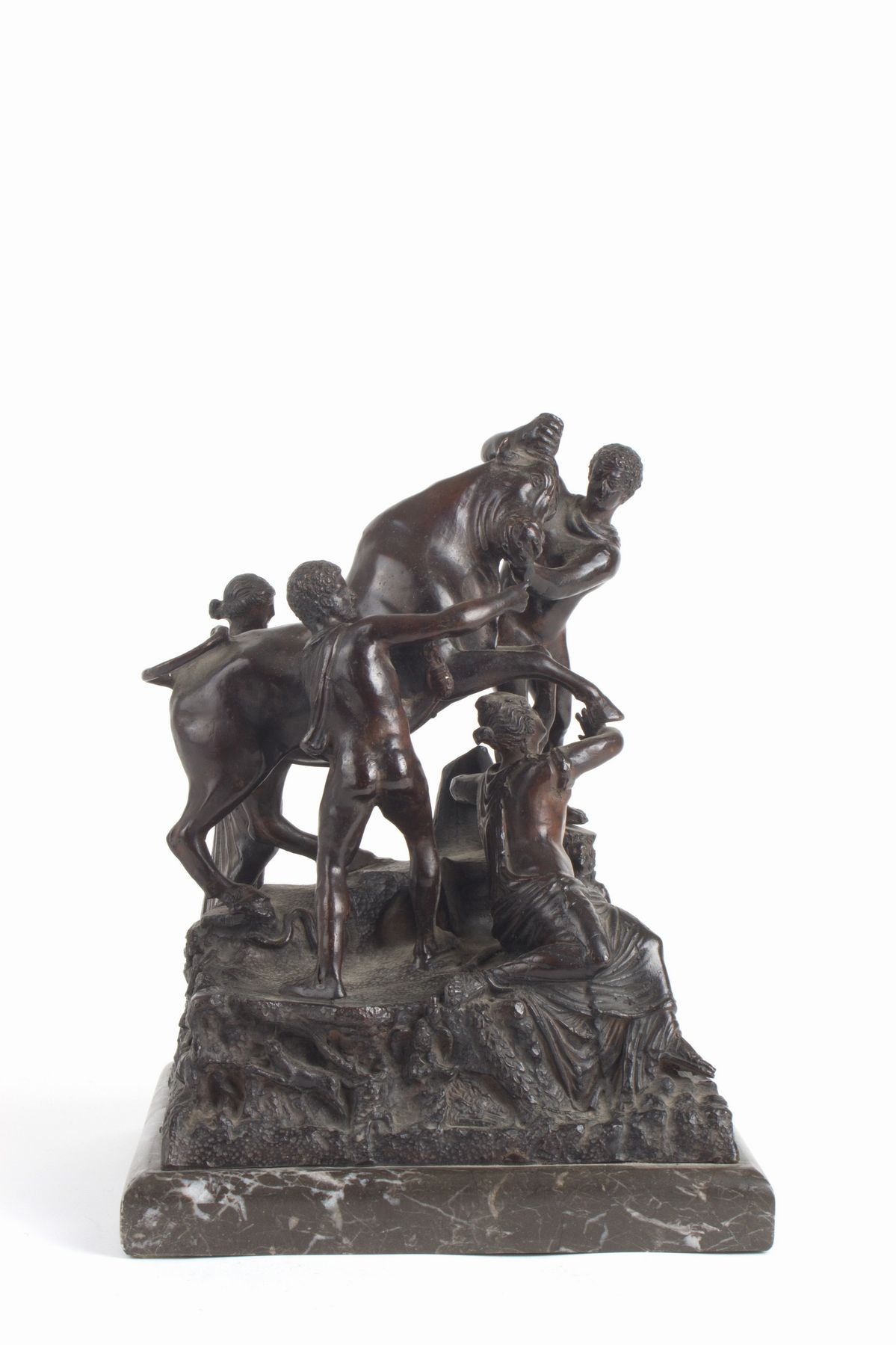 Autore sconosciuto, Scultura in bronzo patinato 'SUPPLIZIO DI DIRCE' con base in marmo
