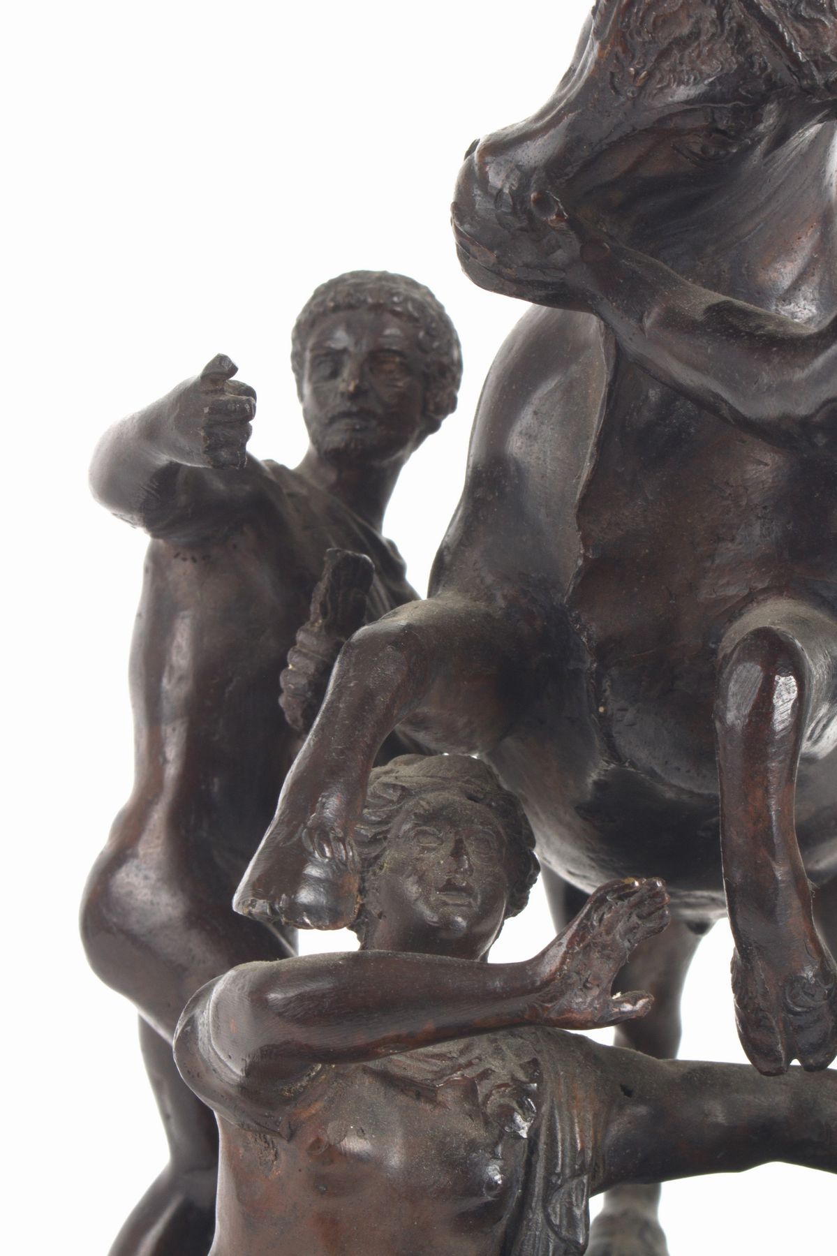Autore sconosciuto, Scultura in bronzo patinato 'SUPPLIZIO DI DIRCE' con base in marmo
