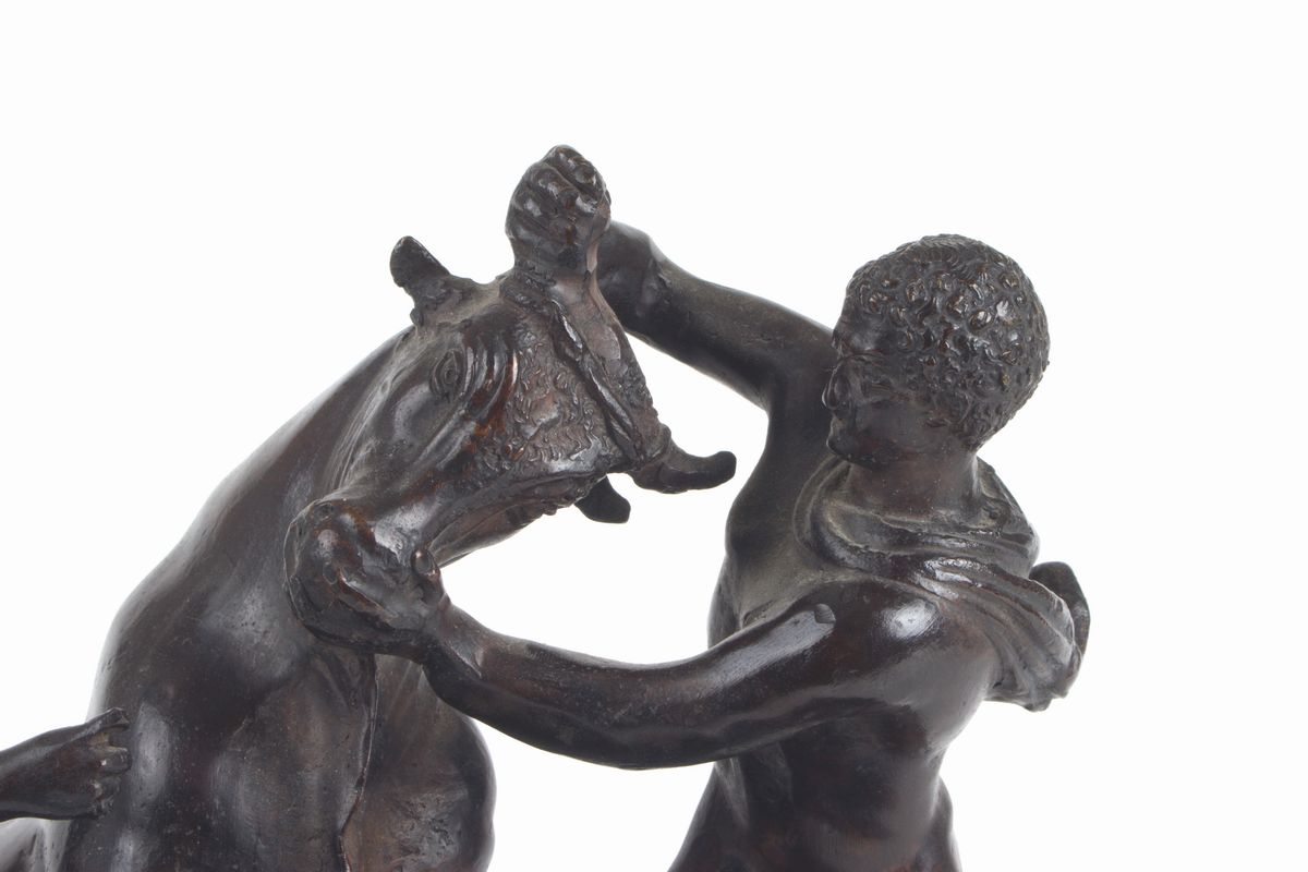 Autore sconosciuto, Scultura in bronzo patinato 'SUPPLIZIO DI DIRCE' con base in marmo