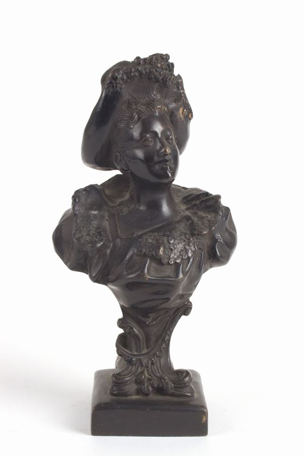 Bronze sculpture "GENTLEWOMAN WITH HAT"