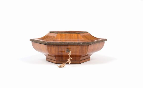 Hexagonal box in bois de rose