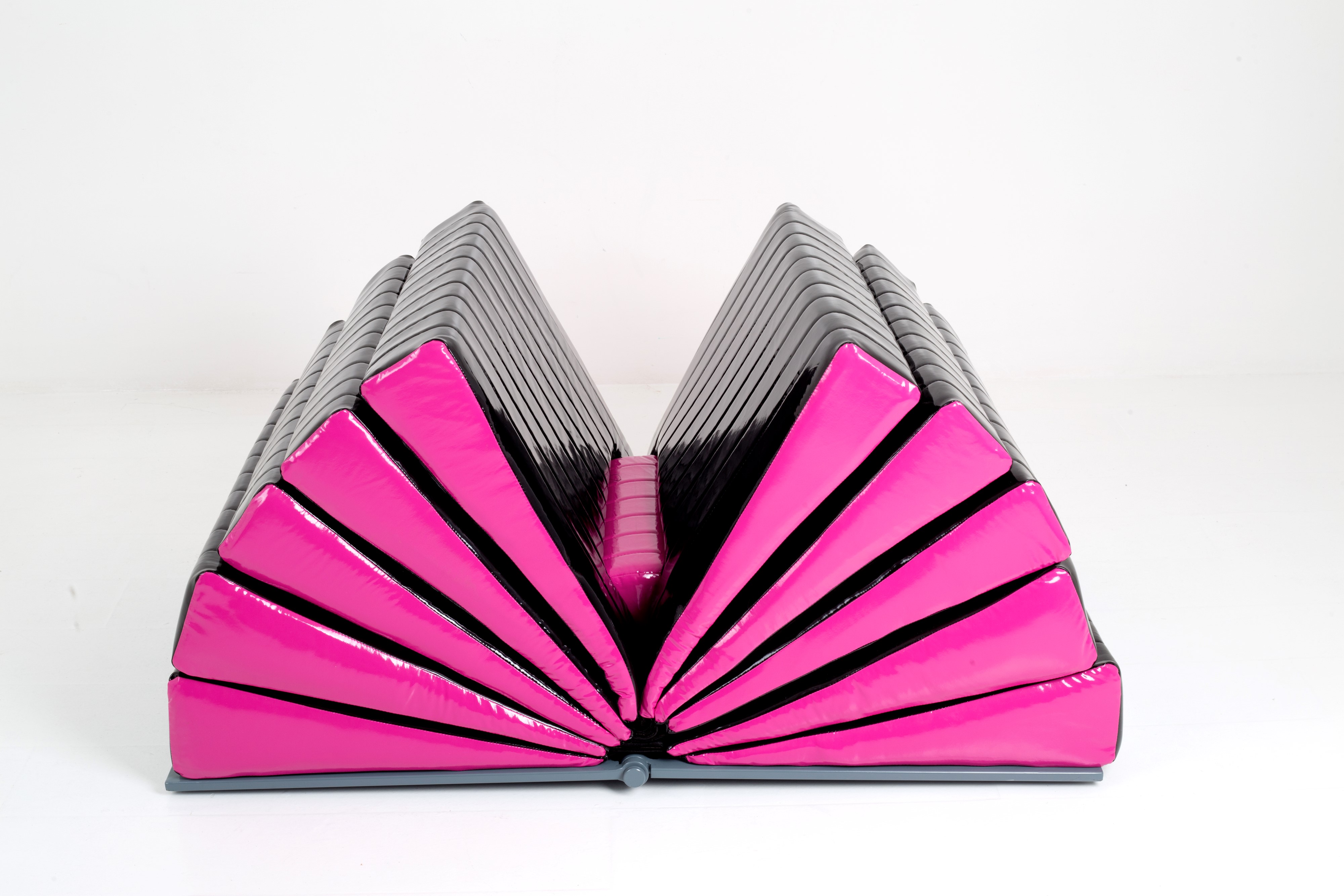 Gianni Pareschi - Poltrona Libro per Busnelli