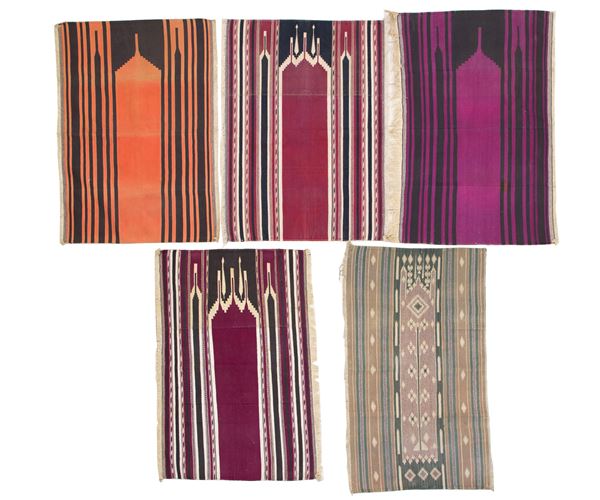 Cinque Musallah Preghiera. India  - Asta ASTA ORIENTAL CARPETS & TEXTILES - Viscontea Casa d'Aste